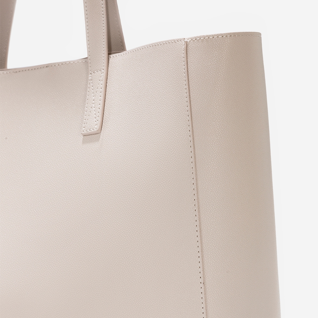 [Voucher 50K | 15.10 - 17.10] Vascara Laptop oversize tote bag - TOT 0140