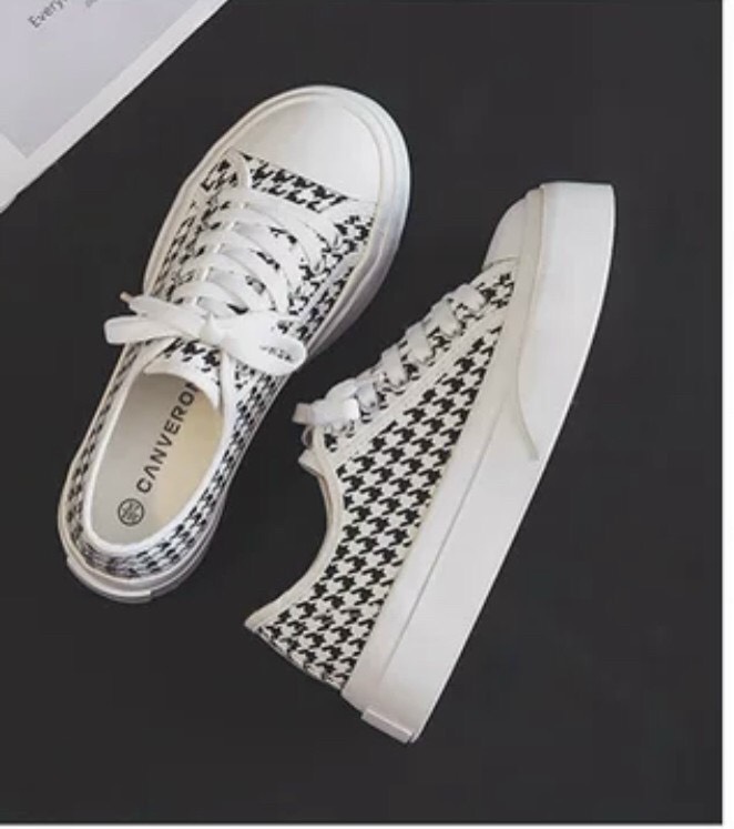 giày nữ vanvas sneaker thiết kế châm bi dáng basic đế cao su