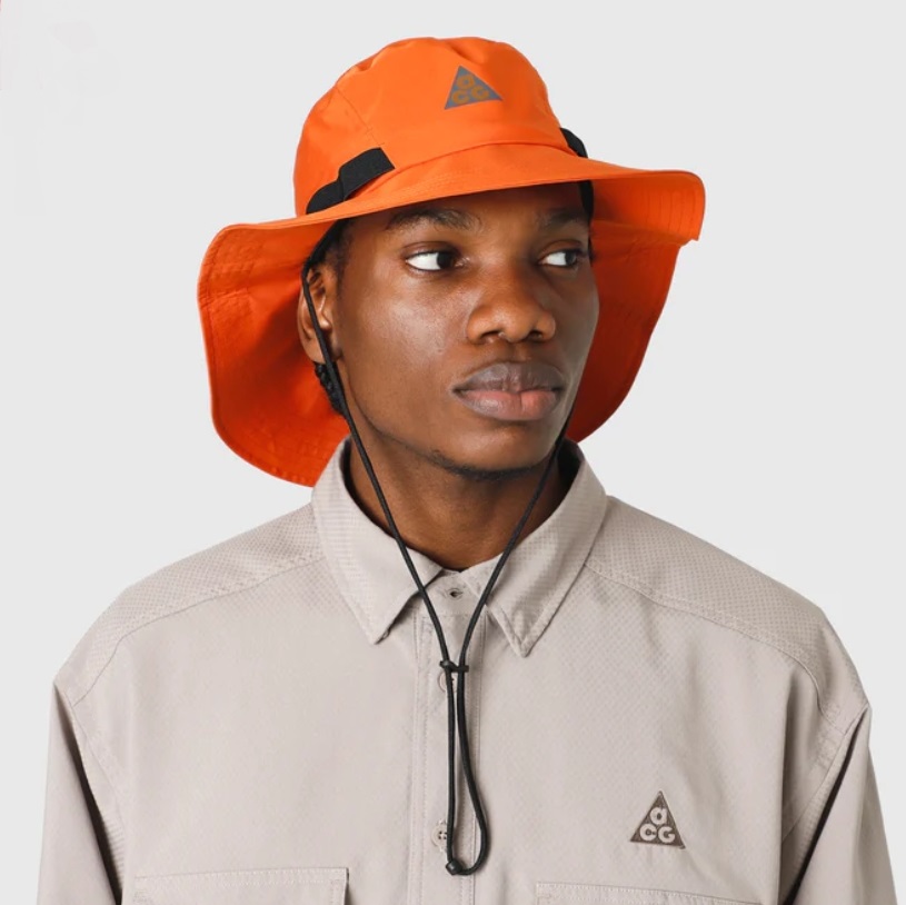 完売品 NIKE ACG GORE-TEX BUCKET HAT カラビナ付 NIKE ACG GORE-TEX