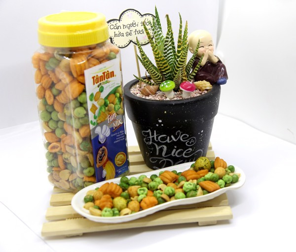Combo 2 hũ Snack và Đậu Thập cẩm Tân Tân