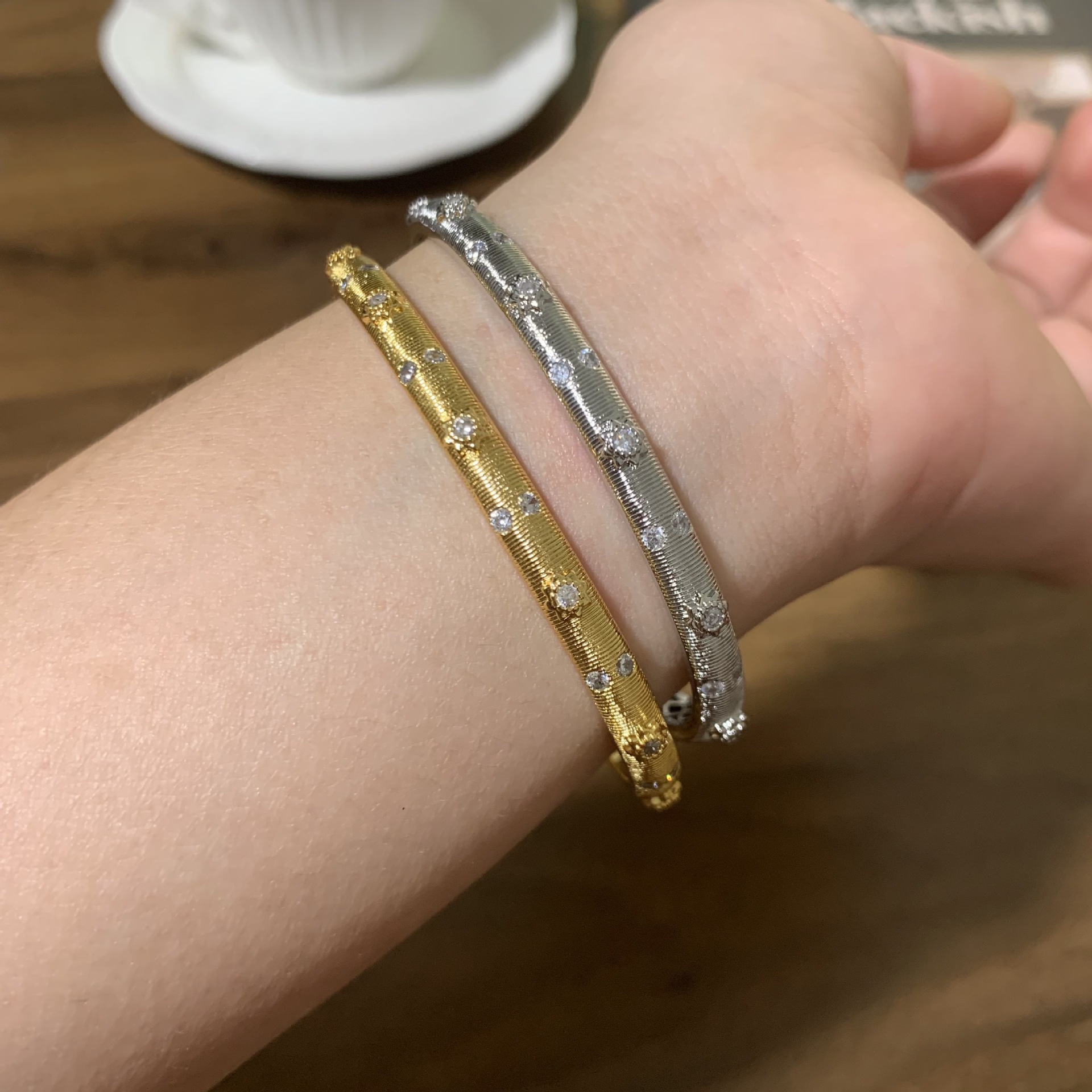 %E3%80%90Exclusive%20Offer%E3%80%91Italian%20Cloth%20Qi%20Latiras%20Bracelet%20Women's%20Stacked%20Tiger%20Eye%20Four-leaf%20Clover%20Bracelet%20Vintage%20Maillard%20Style%20-%20Image%206