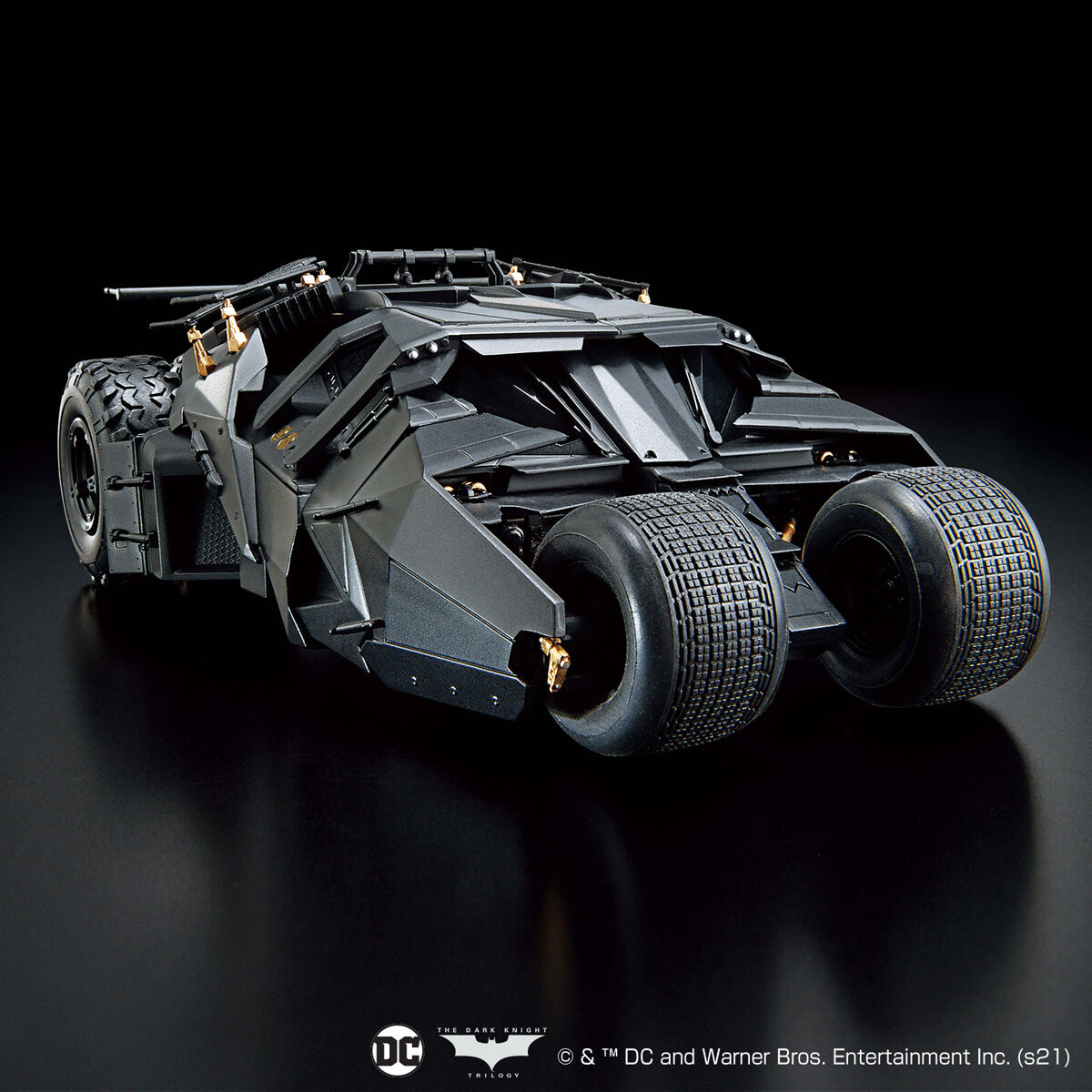 [7-11/12 VOUCHER 8%]Mô Hình Bandai 1/35 Batmobile (Batman Begins Ver) - DC Universe [MKB]