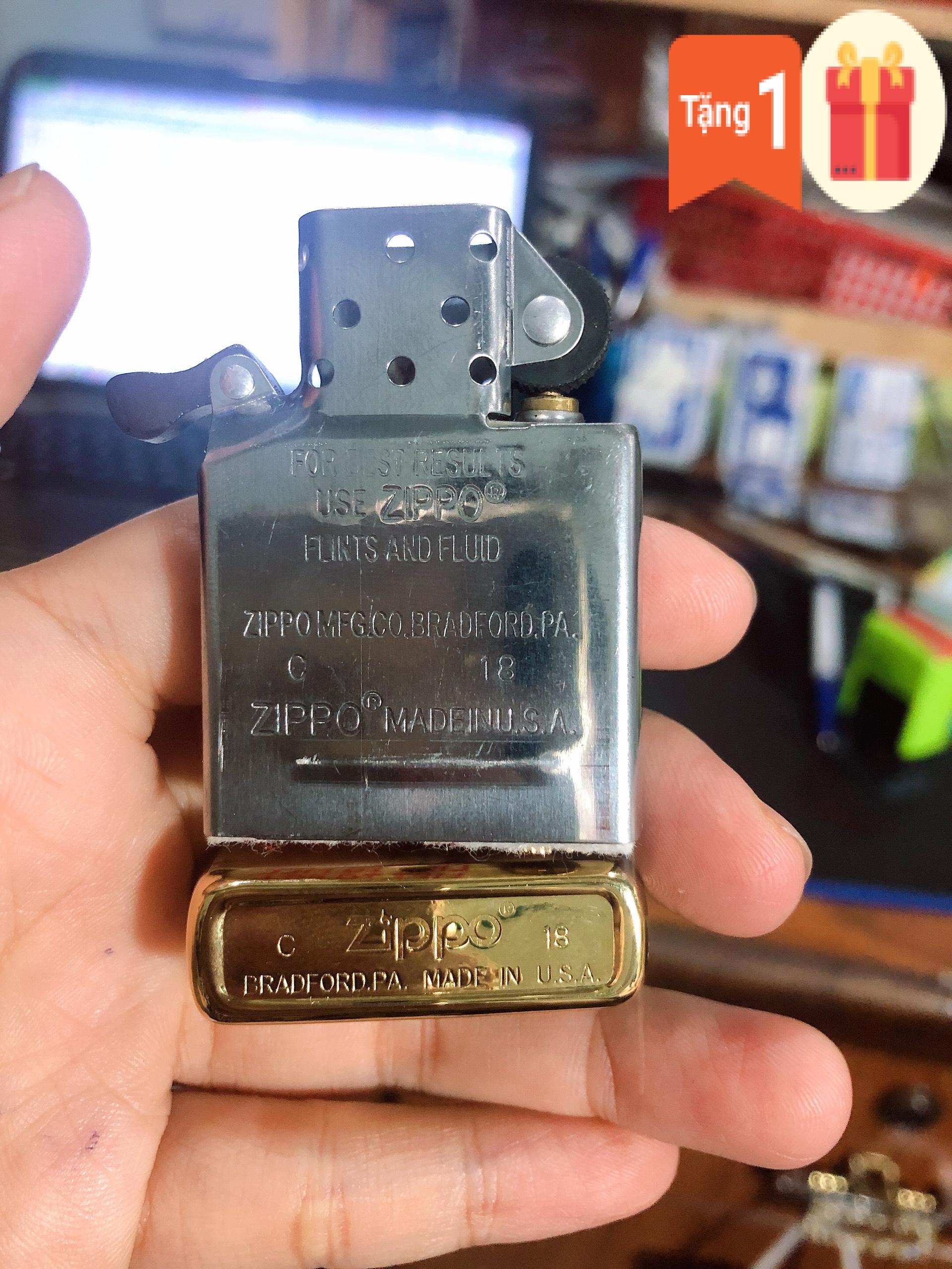 BẬT LỬA, HỘP QUẸT ZIPPO CHỦ ĐỀ CHÚA TỂ SƠN LÂM (IN HỔ), CÓ TEM ĐỎ
