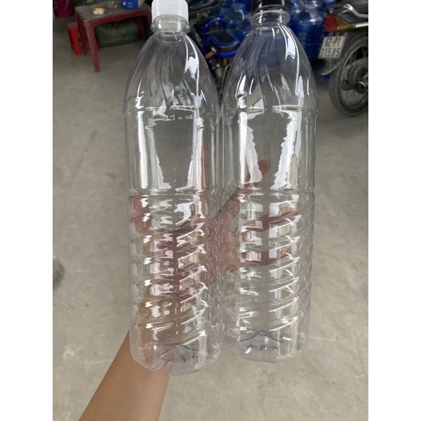 1 Chai 1,5 lít  kèm nắp trắng xanh