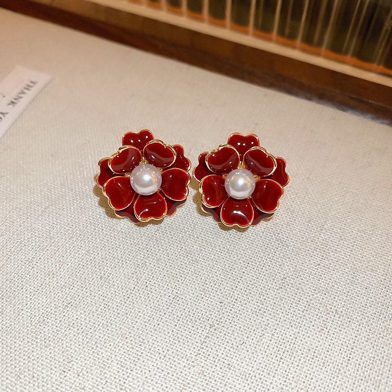 Pearl stud earrings for women