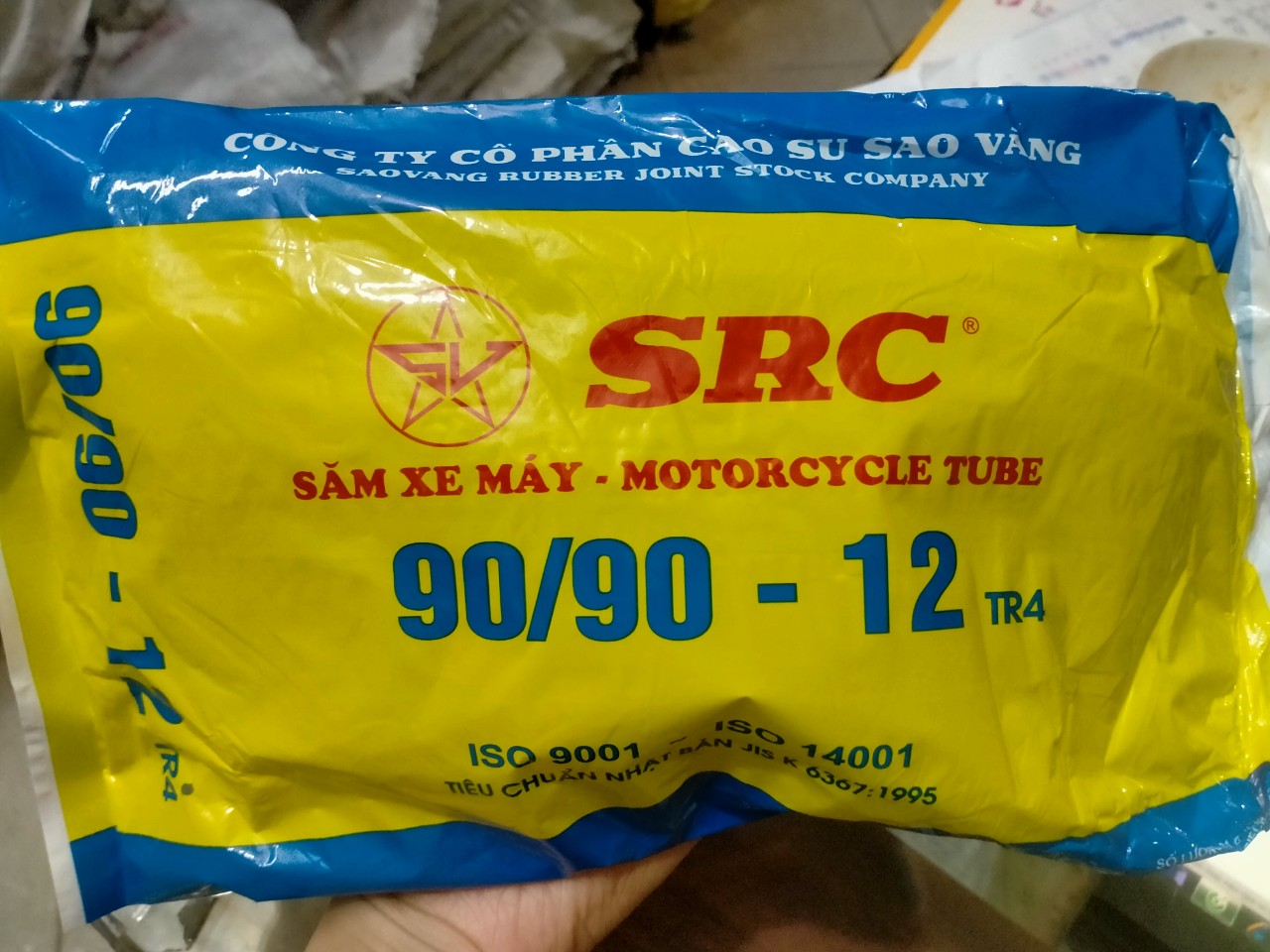 RUỘT (SĂM) XE MÁY SAO VÀNG 90/90-12 VAN THẲNG