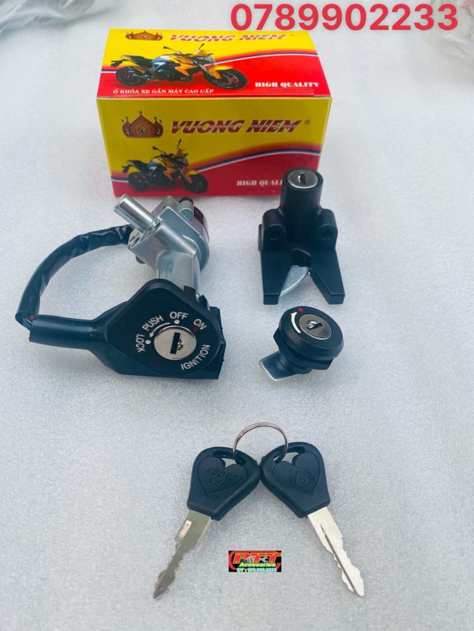 BỘ Ổ KHOÁ XE MAX 3 TRUNG QUỐC ( KHOÁ MÁY DƯỚI CỐP )