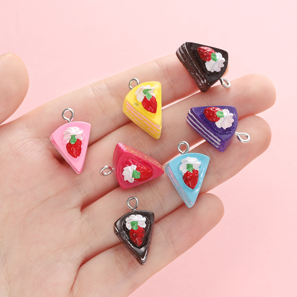 【Must-Have Accessories】 St.kunkka 5pcs Resin Pendant Imitation Dessert Strawberry Cake Pendant For DIY Beaded Jewelry Accessories Making.
