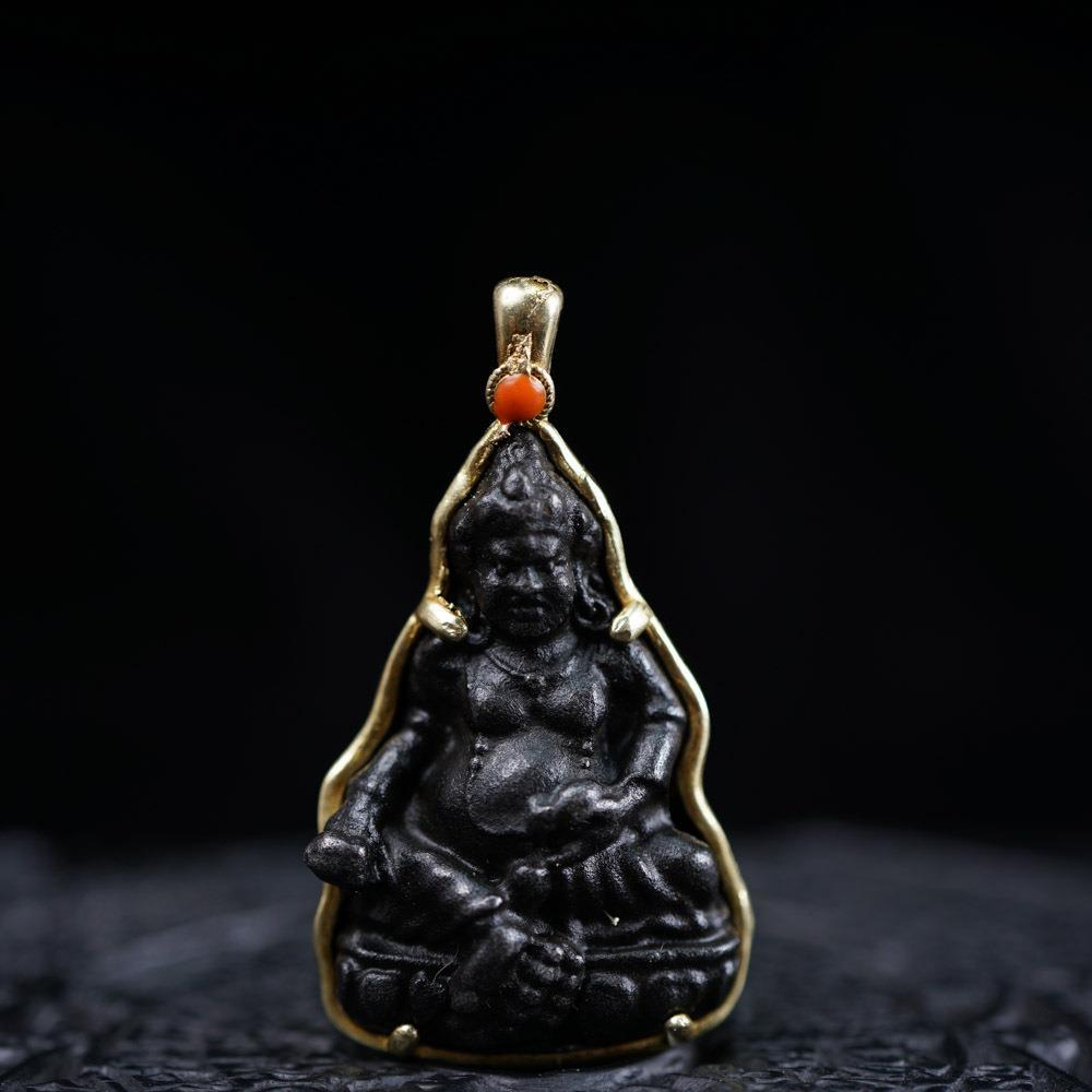 Tibetan Heavenly Iron Armor Wrapped with Copper Edge and Yellow God of Wealth Carrying Pendant with Tibetan Characteristics for Men and Women