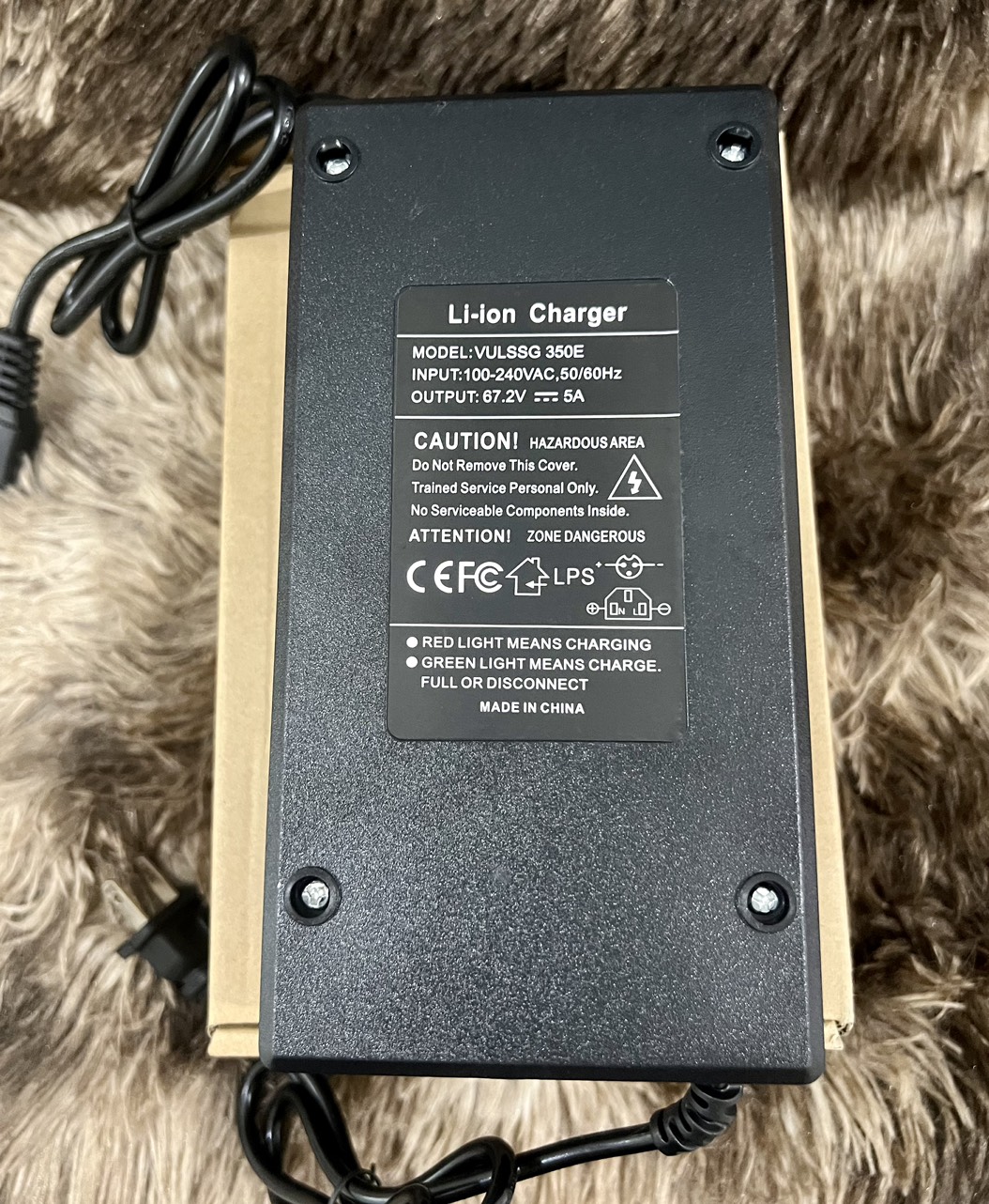 Sạc xe điện 16s 60v 5a dùng cho pin li-ion 3.7v, có quạt làm mát, tự ngắt khi đầy. lk