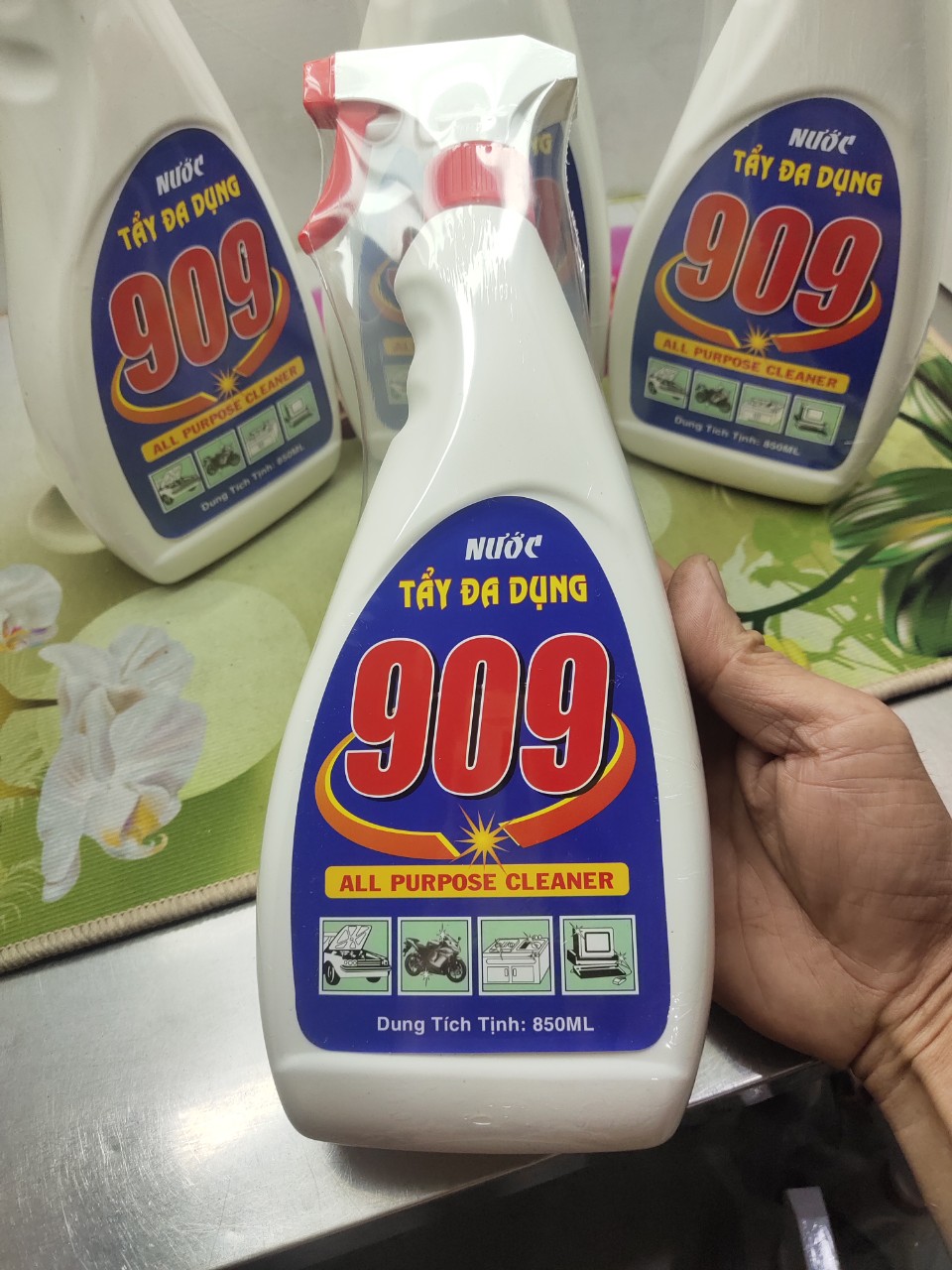 nước tẩy đa dụng 909