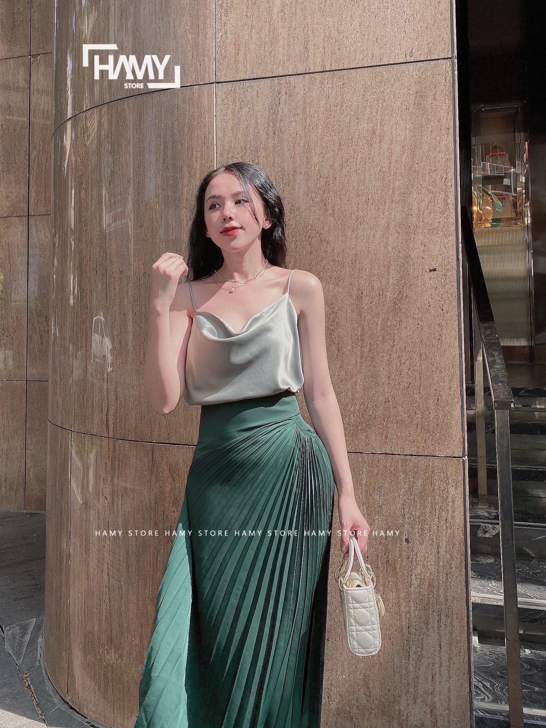 Chân Váy Xếp Ly Xéo Bên
