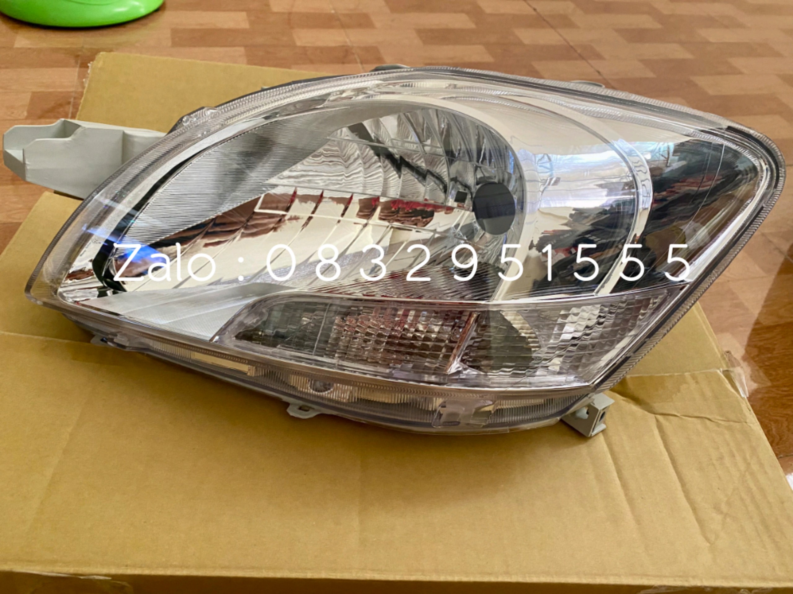 đèn pha Vios 08 - 13 ( Oem )