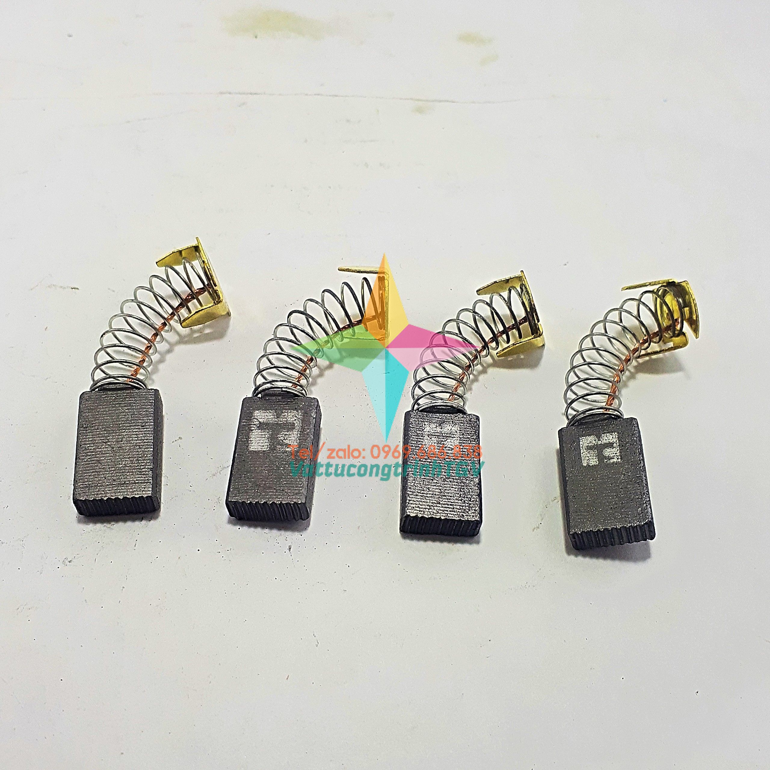 Bộ 4 chổi than dùng cho máy khoan, cắt