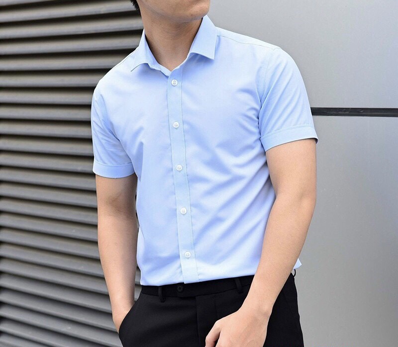 Áo sơ mi nam ngắn tay vải cotton lụa trơn mát body dáng Hàn Quốc đang hot hiện nay