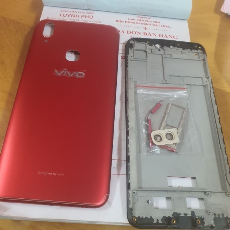 Vỏ vivo v9 có khay sim,sườn và kính camera bao test