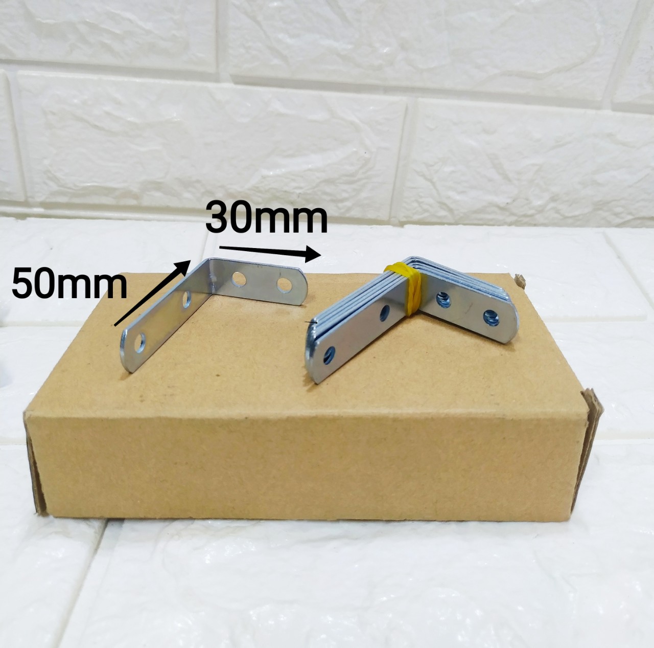 Eke góc vuông- bát L 4 lỗ