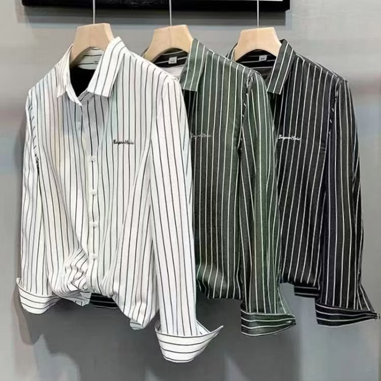 Men's vertical striped casual shirt