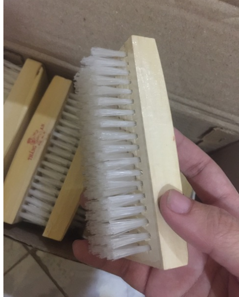Bàn chải gỗ chà chân- Bàn chải gỗ