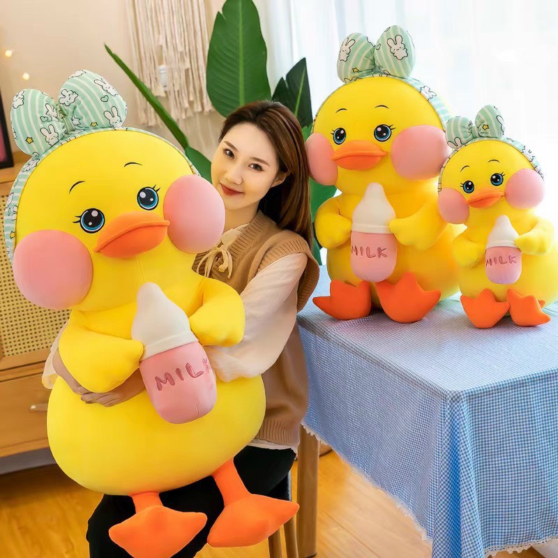GẤU BÔNG VỊT ÔM BÌNH SỮA ICHIGO 4 SIZE