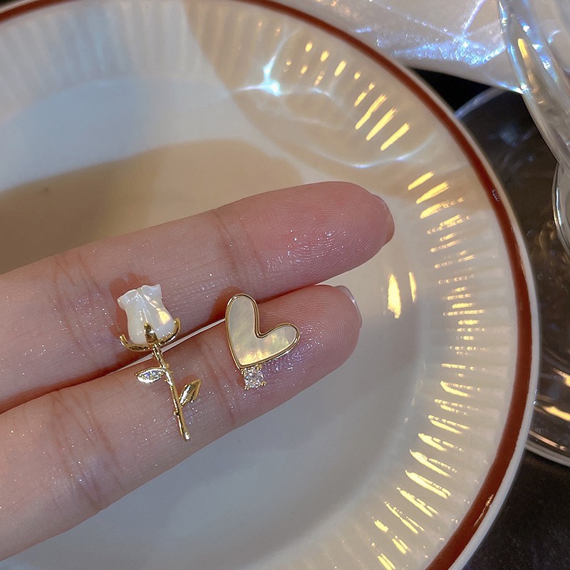 Korean Pearl Tulip Earrings Women's Fashion Elegant Flower Stud Earrings
