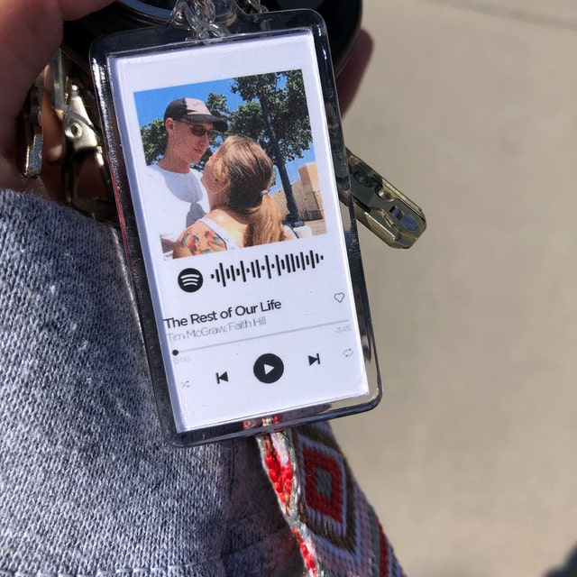 Móc khóa handmade bài hát Spotify theo yêu cầu