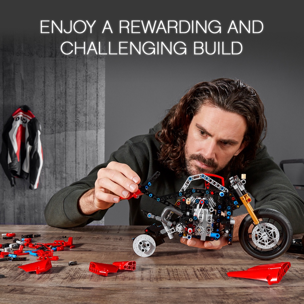 Bộ Đồ Chơi Lắp Ráp LEGO Technic Ducati Panigale V4 R 42107 (646 Miếng)