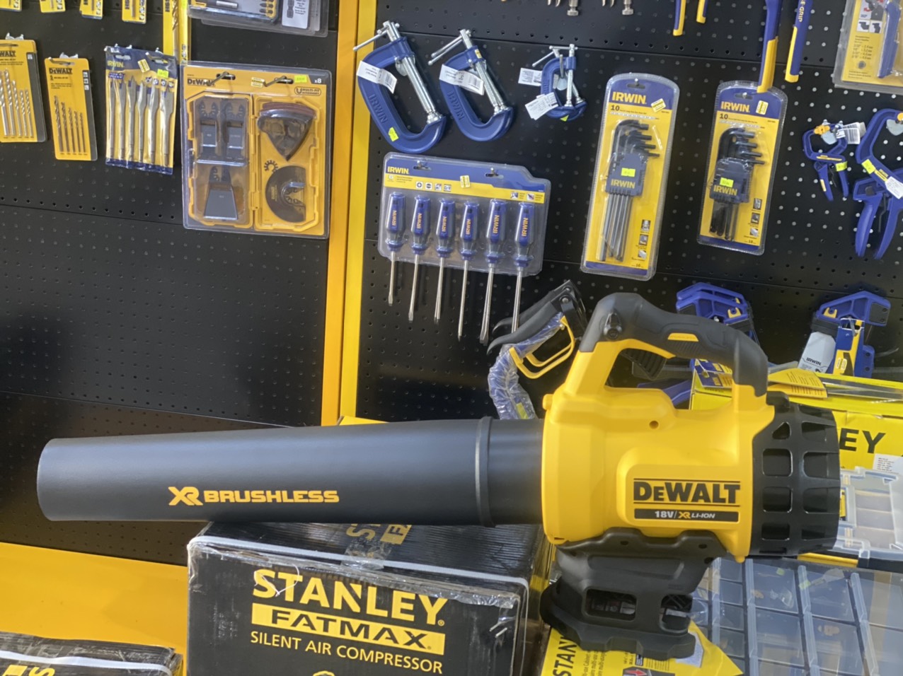 Máy thổi hơi 18V DeWALT DCM562N