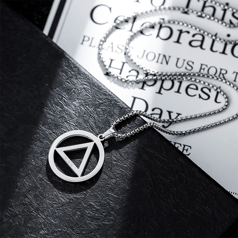【Special offer】Hip-hop Rap Eminem Eminem Same-style Round Triangle Titanium Steel Necklace Men's Niche Trend Pendant. 