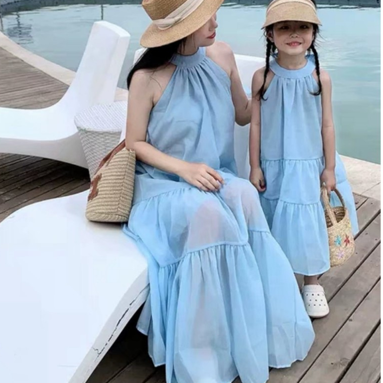 Váy đôi mẹ và bé gái maxi cổ yếm đính hạt mùa hè