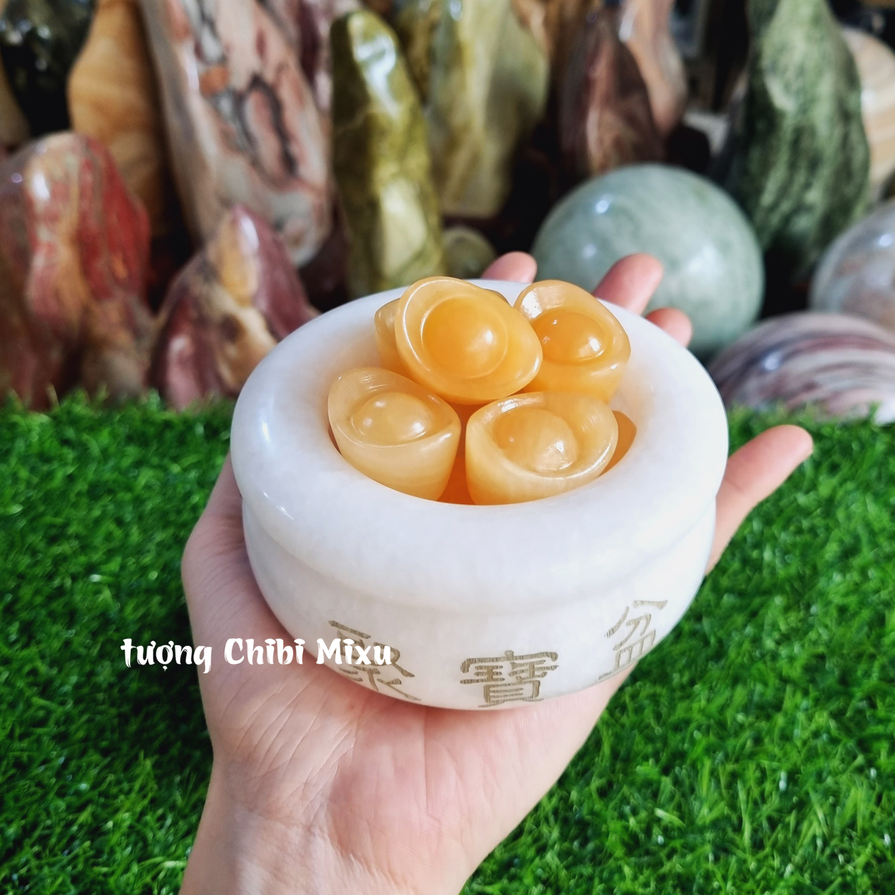 Bát Tụ Bảo bạch ngọc size 10cm (gồm 01 bát + 09 thỏi vàng + 01 đế gỗ)