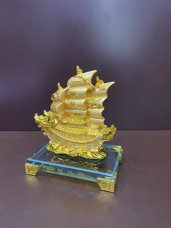 Thuyền buồm phong thủy nhất phàm phong thuận