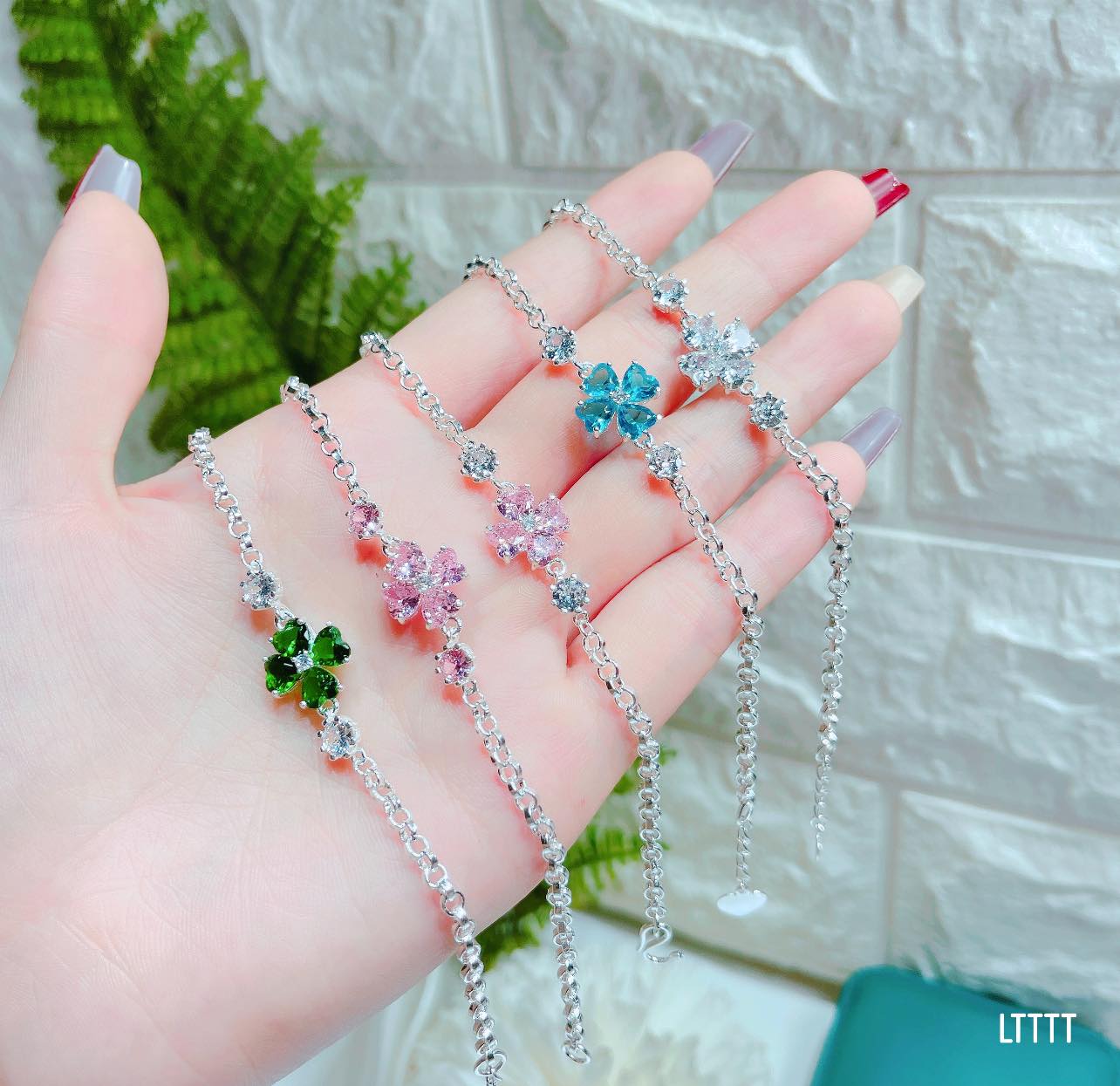 Lắc tay bạc đính đá cỏ bốn lá
