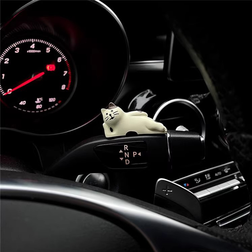 FG Cute Cat Car Dashboard Ornaments Gifts Car Center Console Decoration Auto Interior Accessories for Woman. 