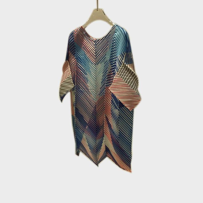 New Slim and Stylish Women's Pleated T-shirt