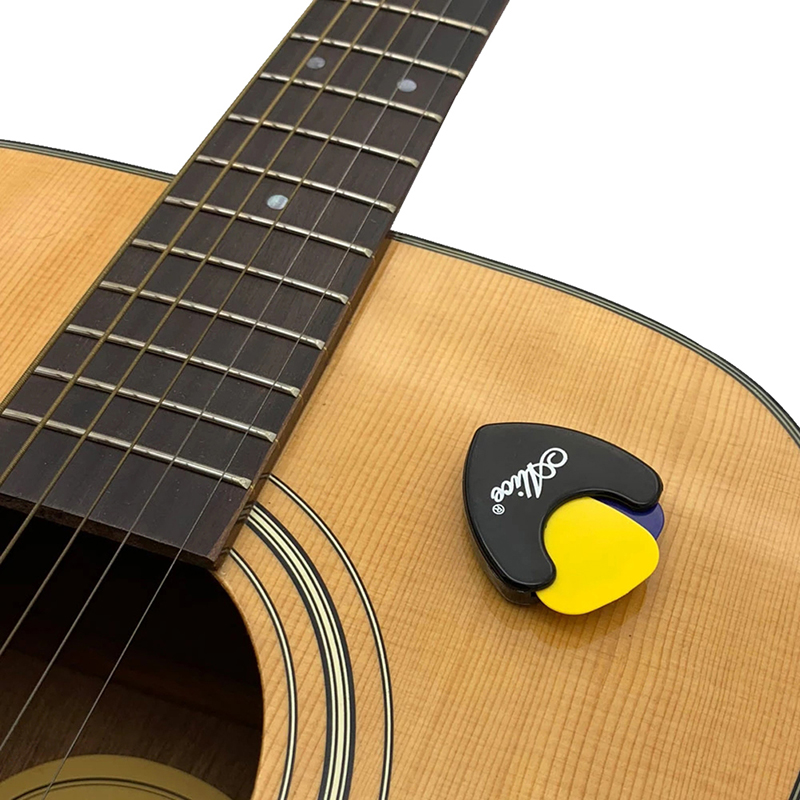 【GG Music】💖【HOT SALE】🎈🎈 Guitar Pick Holder Plastic Plectrum Case Mediator Storage Self Adhesive