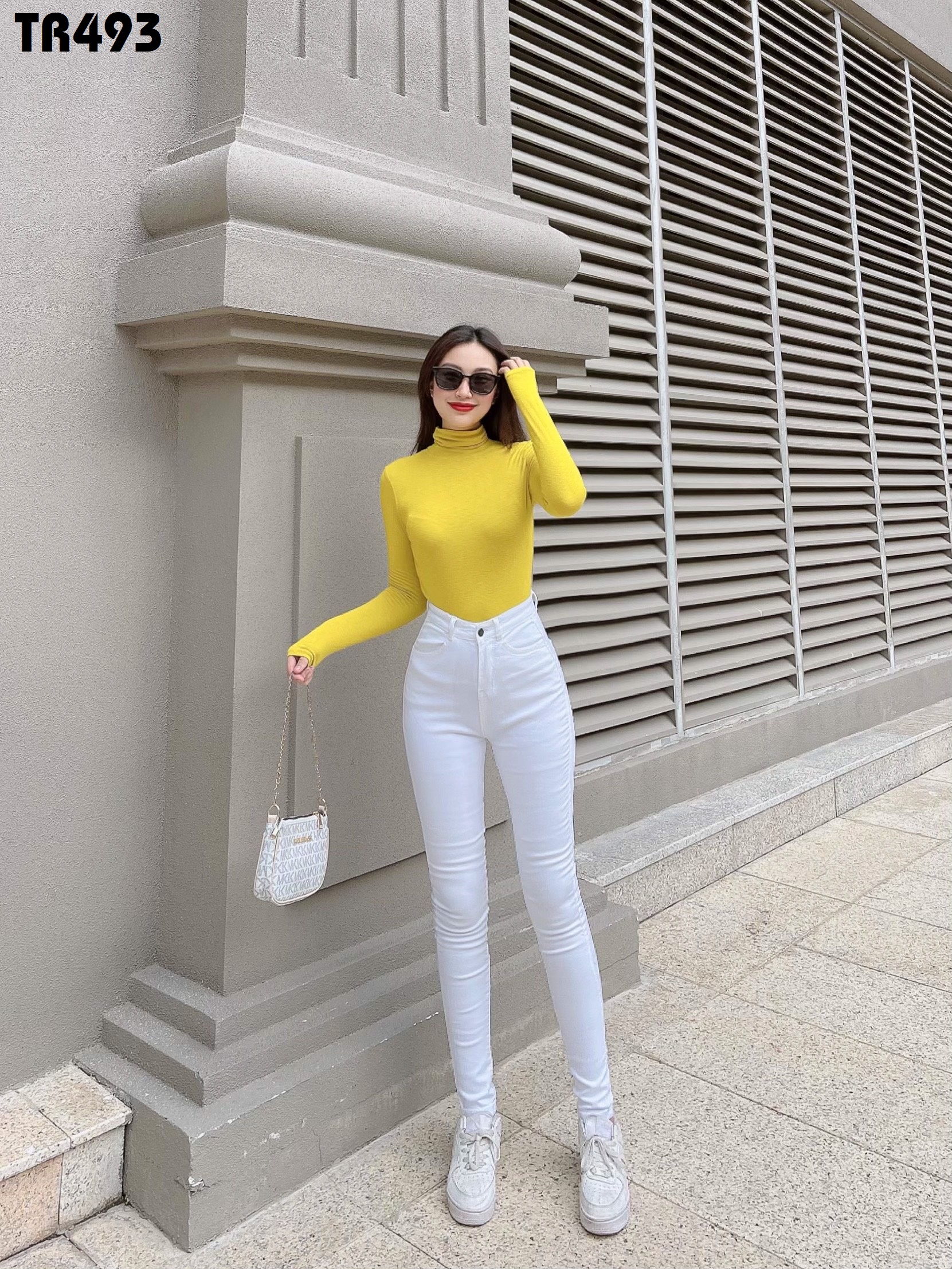 Quần jean nữ màu trắng ôm TR493