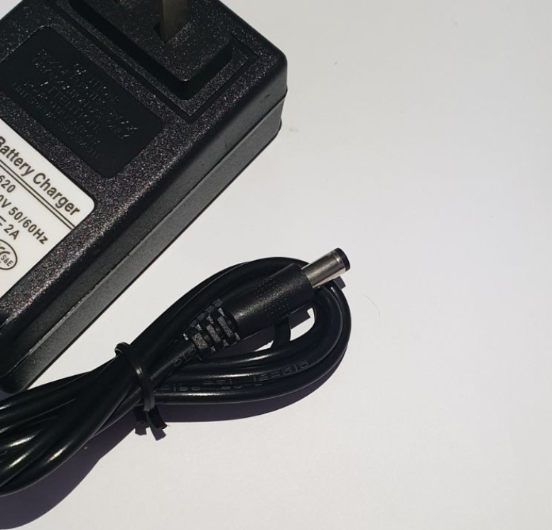 Sạc Pin 3S 12.6V 2A Có Đèn Báo