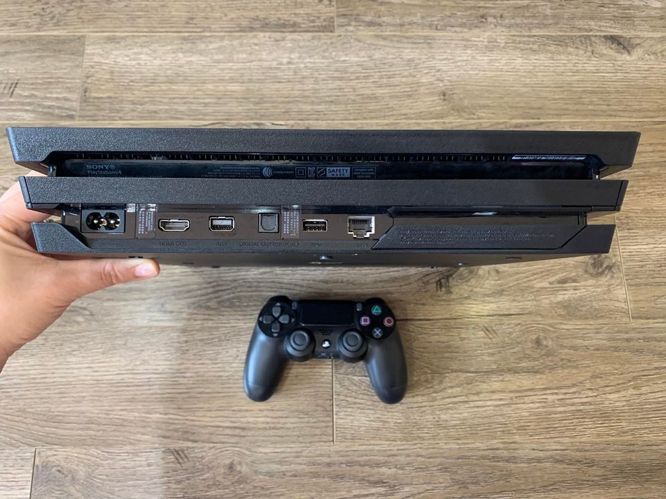 Máy PS4 Pro 7218 1TB kèm tài khoản PES25.