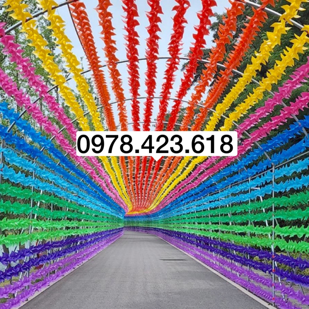 Chong chóng nhựa giá rẻ treo dây hoặc cắm que - Combo 50 cái chong chóng trang trí trường học, mầm non, khu du lịch