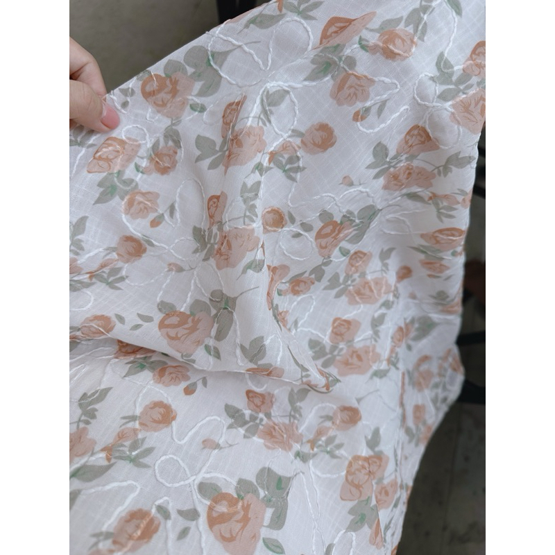 Đầm hoa nâu phối chỉ thêu dáng midi