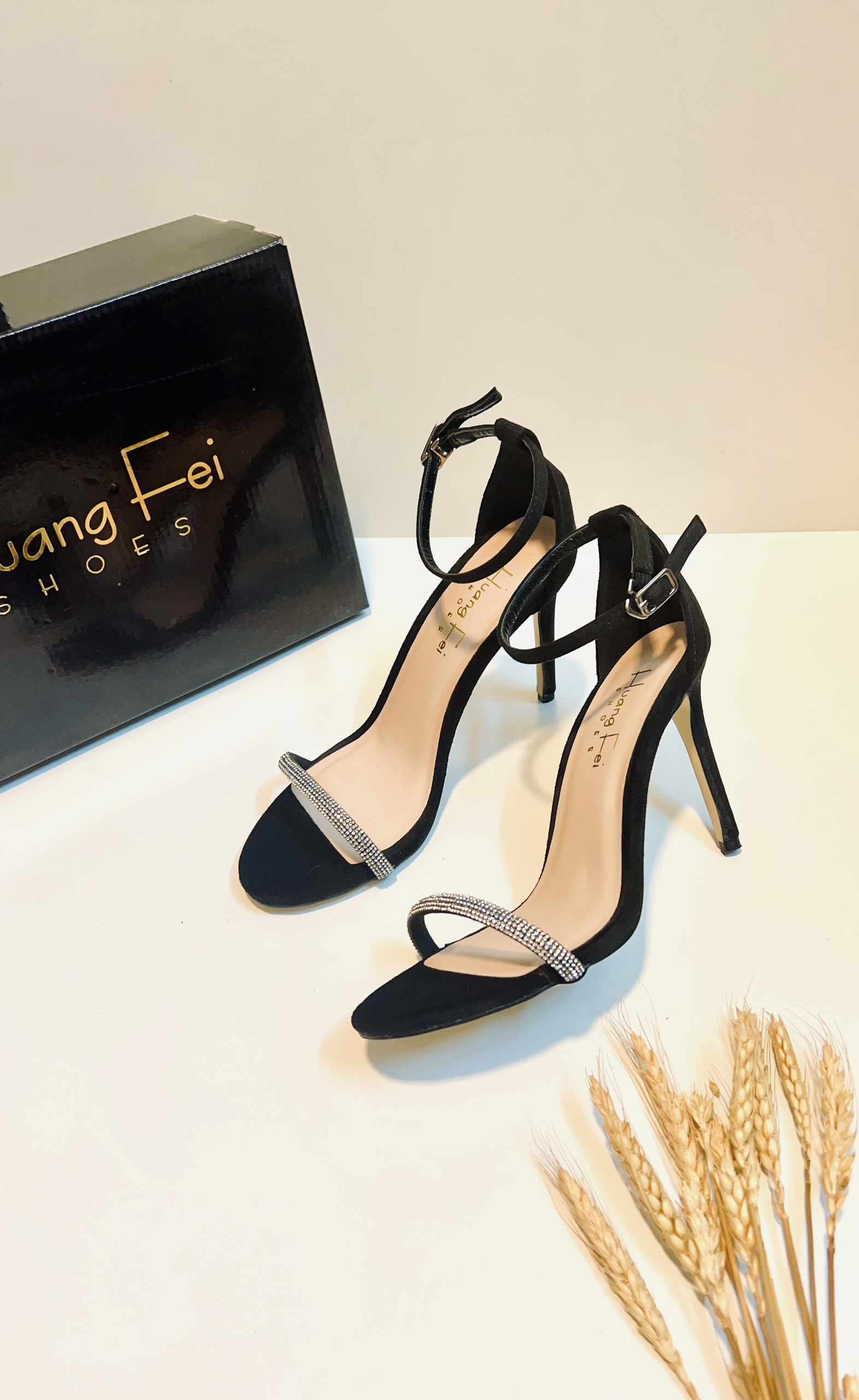 Giày sandal bít gót đính đá mã HF34 gót cao 7cm