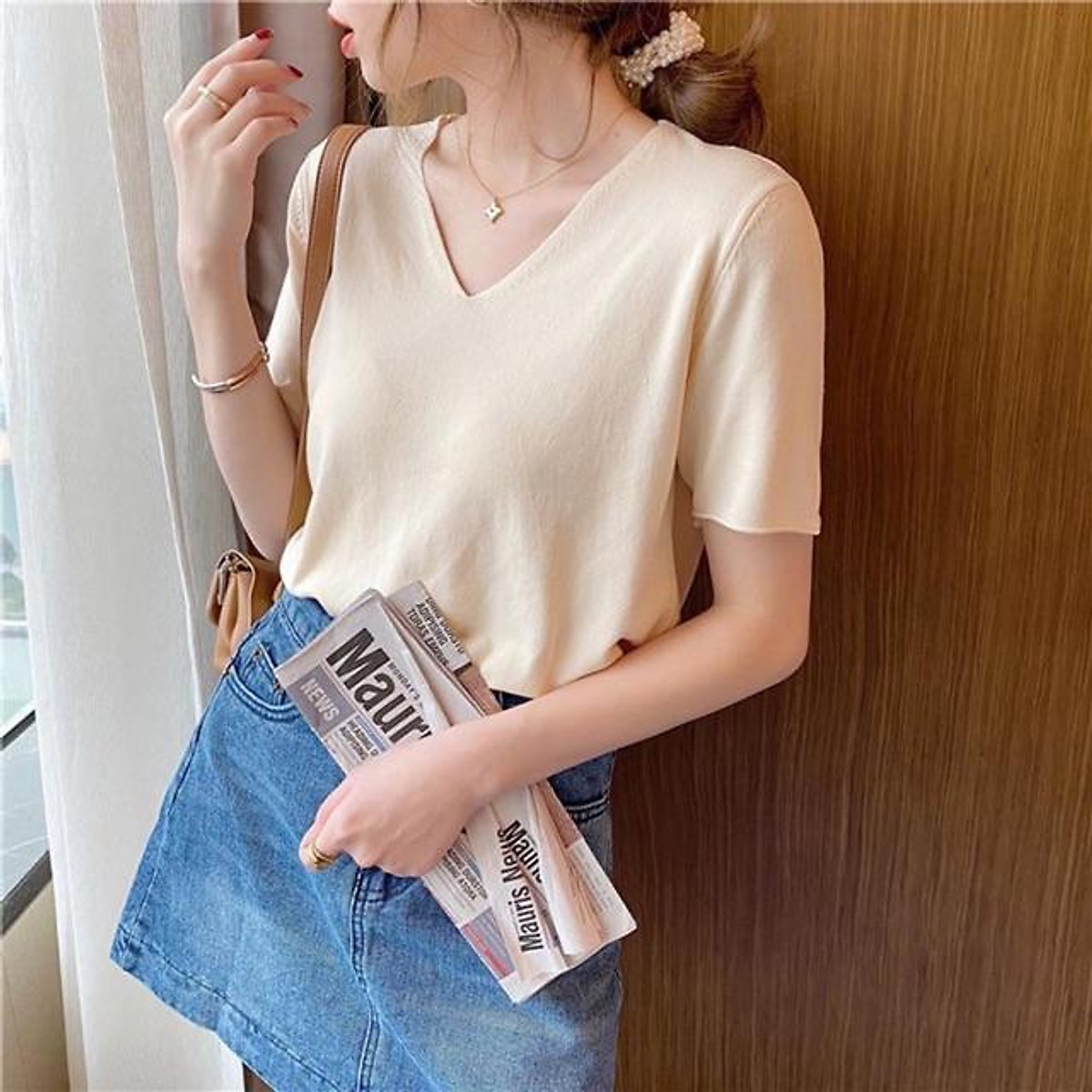Áo thun cổ tim dáng suông basic