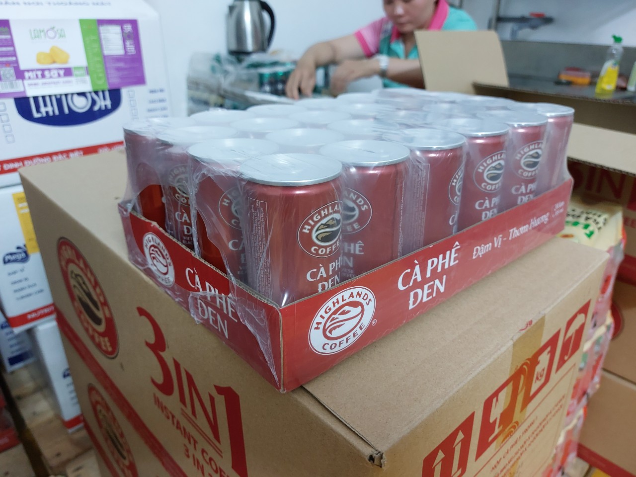[Thùng 24 Lon] Cà Phê Đen Highlands Coffee 185ml/lon
