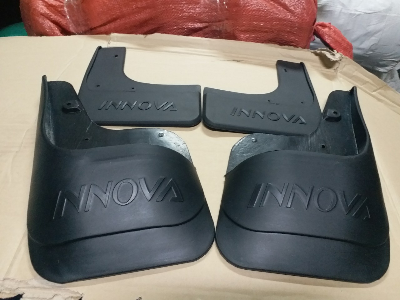 Bộ chắn bùn nhựa đen xe toyota innova các đời xe 2012-2016