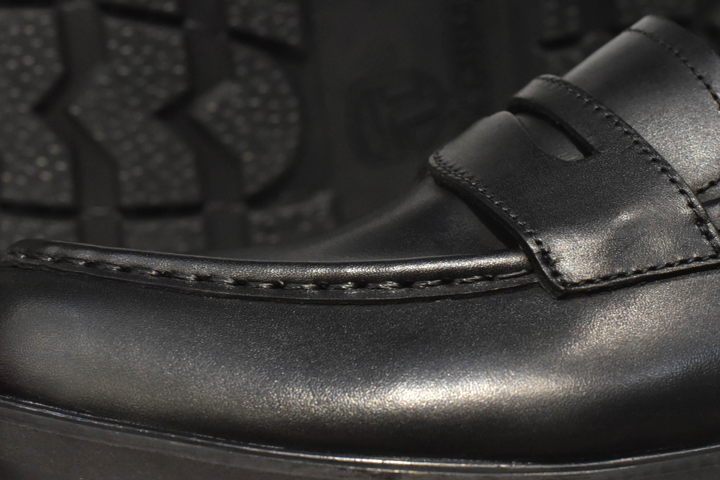 [TATHANIUM Footwear] Giày loafer da bò mộc màu đen