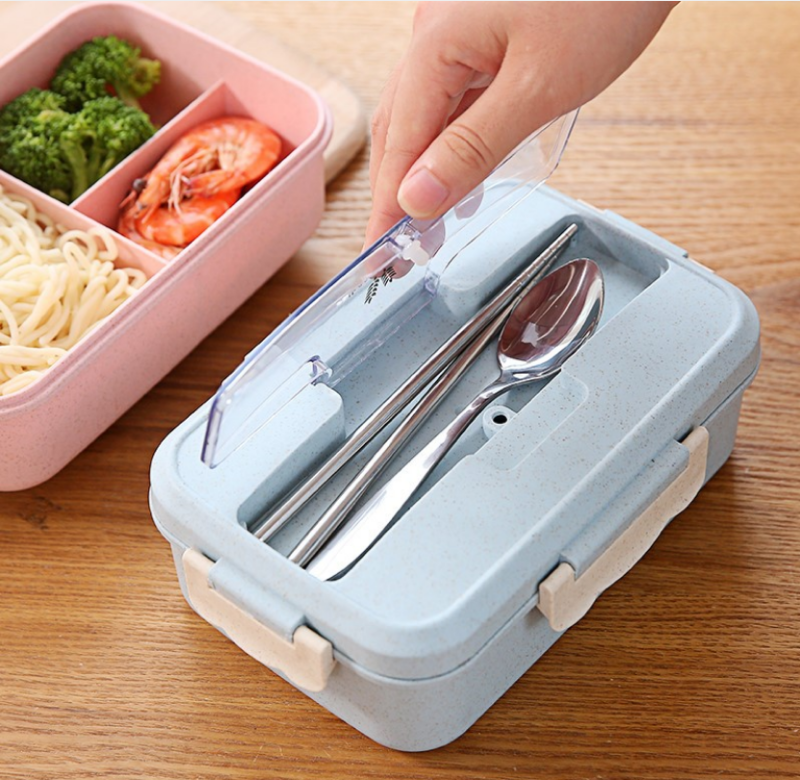 Hộp cơm lúa mạch văn phòng tặng kèm muỗng đũa inox.