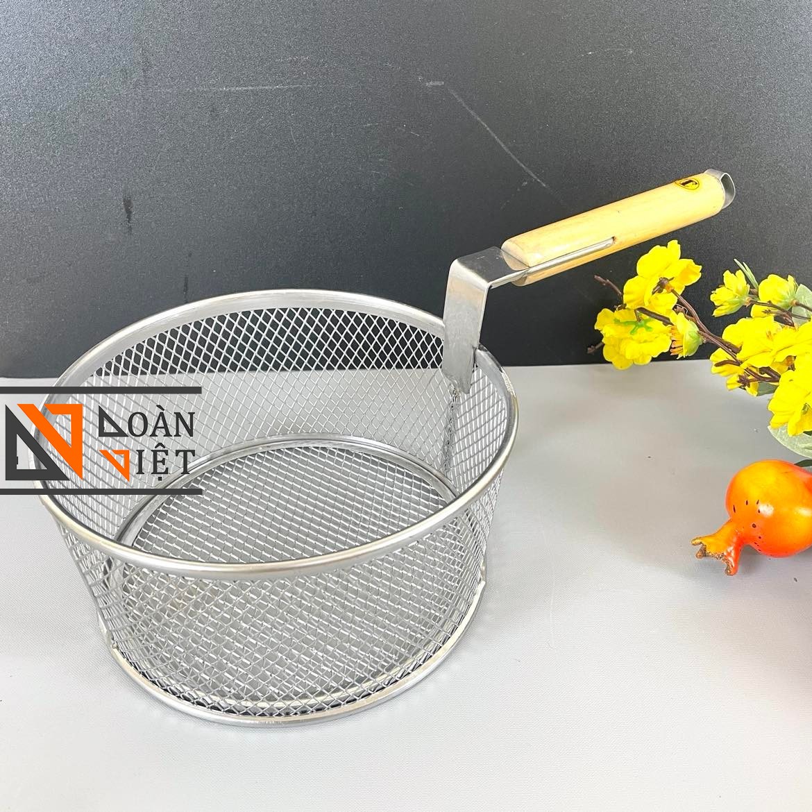 Rổ chiên khoai tây, gà rán tay cầm gỗ 22 cm - inox không rỉ, viền inox chắc chắc