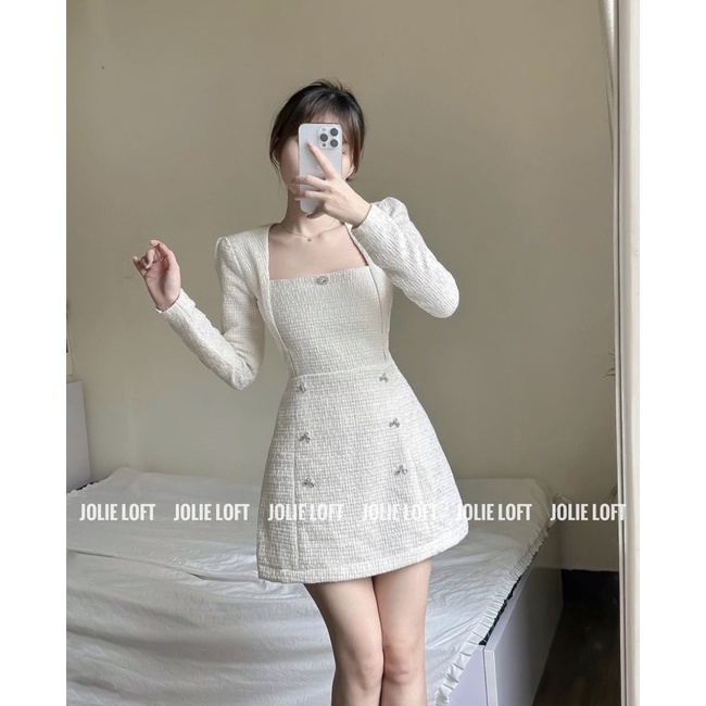ĐẦM DẠ TRẮNG CỔ VUÔNG TAY DÀI ĐÍNH NƠ ĐÁ