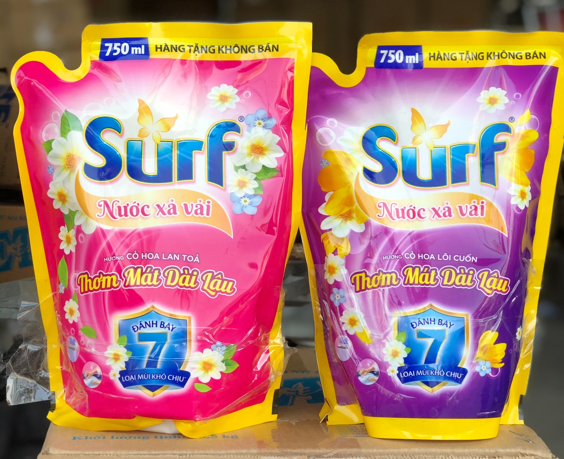 Nước xả vải Surf túi 750ml Hàng Khuyến mãi Thanh Lý giao màu ngẫu nhiên thumbnail